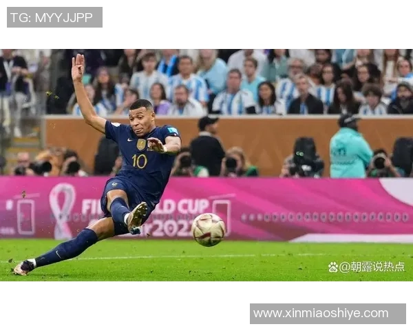 七号球衣传奇：从罗纳尔多到姆巴佩，足球场上的璀璨星光