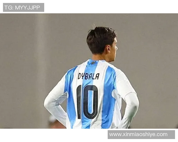 足球巨星伯德：从绿茵场到传奇人生的奋斗与荣耀